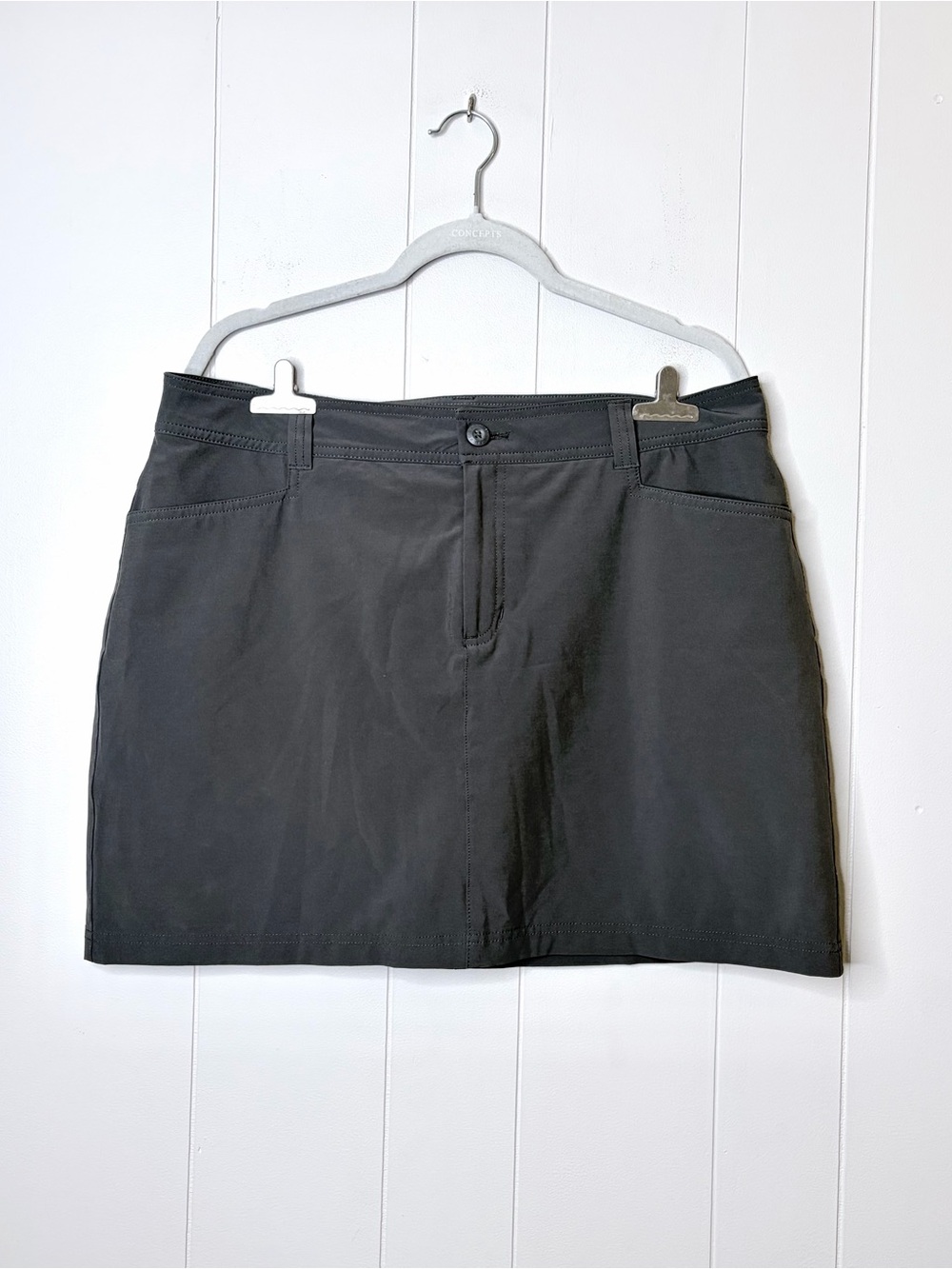 Eddie Bauer Charcoal Gray Skort Skirt Outdoor Hiking Performance Women’s 14